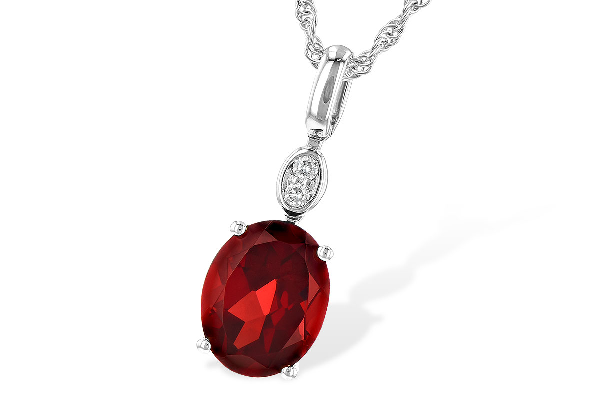 C235-80902: NECK 2.90 GARNET 2.93 TGW (10x8MM GAR)