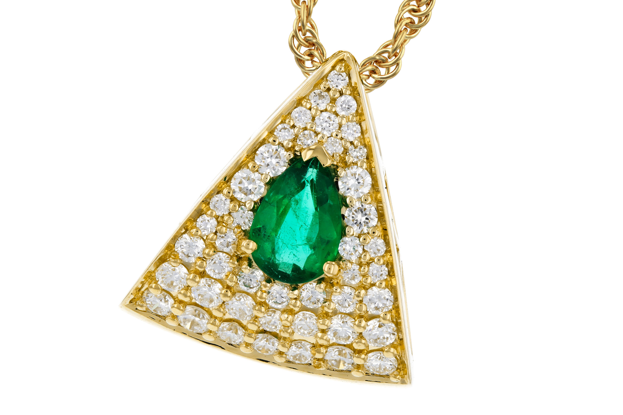 D321-20884: NECKLACE .26 EMERALD .60 TGW (6x4MM EM)