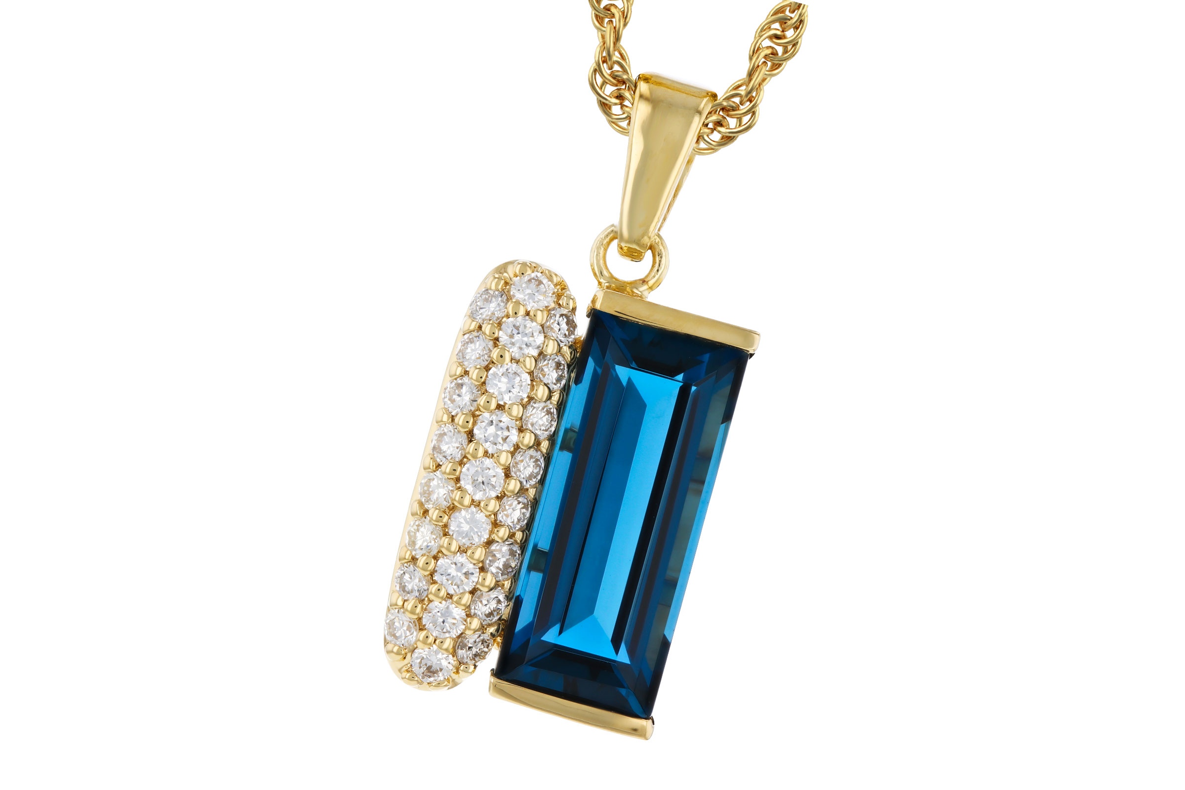 H321-20847: NECK 2.67 LONDON BLUE TOPAZ 2.92 TGW (12x5MM BT)
